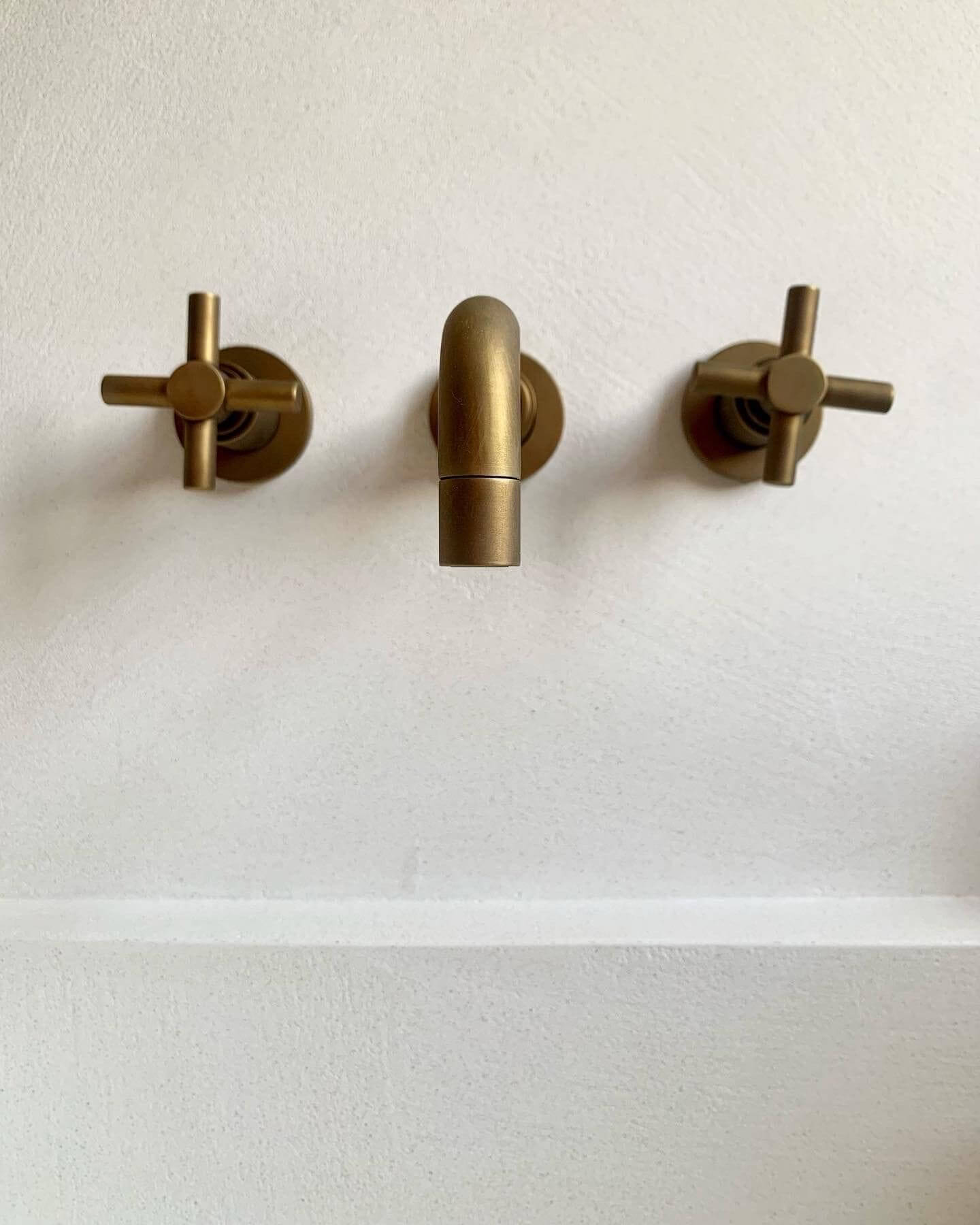 Modern bathroom lavabo with microcement finish